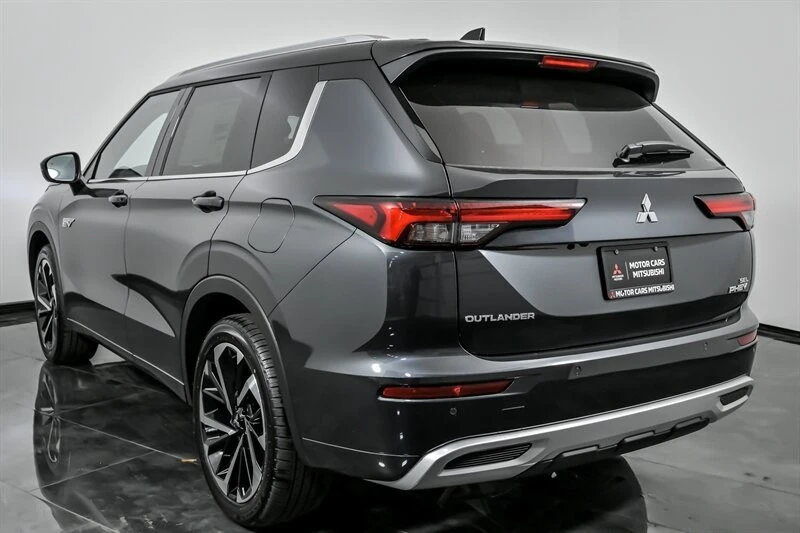2025 Mitsubishi Outlander - Image 7 of 23
