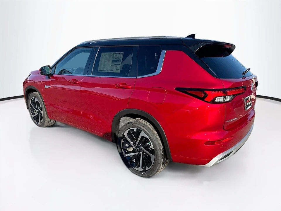 2025 Mitsubishi Outlander - Image 5 of 21