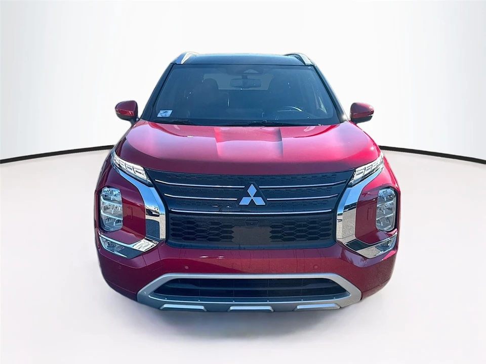 2025 Mitsubishi Outlander - Image 3 of 21
