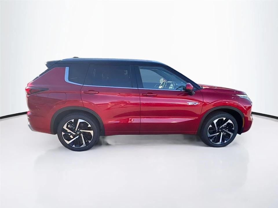 2025 Mitsubishi Outlander - Image 8 of 21