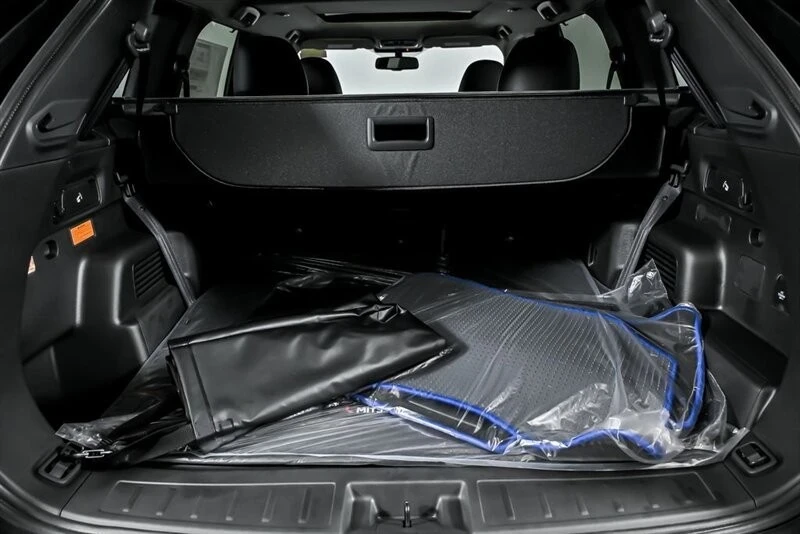 2025 Mitsubishi Outlander - Image 10 of 21