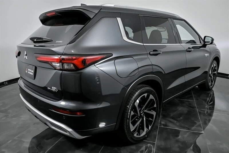 2025 Mitsubishi Outlander - Image 8 of 21