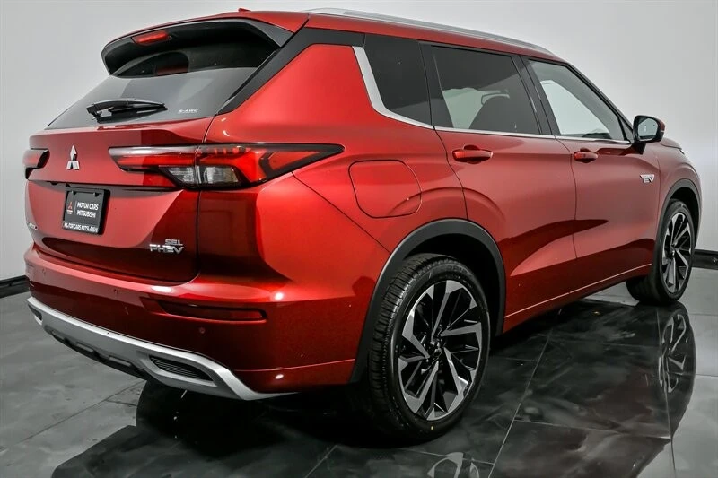 2025 Mitsubishi Outlander - Image 8 of 21