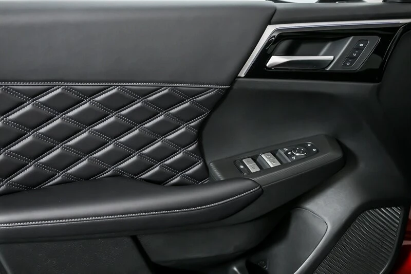 2025 Mitsubishi Outlander - Image 11 of 21