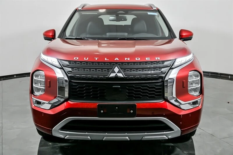 2025 Mitsubishi Outlander - Image 4 of 21