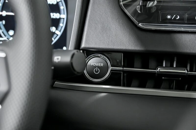 2025 Mitsubishi Outlander - Image 20 of 21
