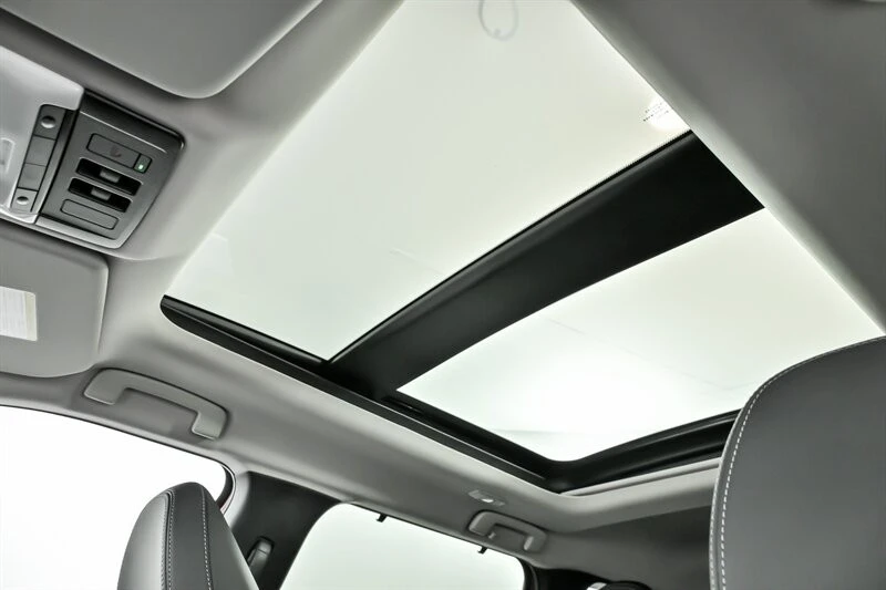 2025 Mitsubishi Outlander - Image 15 of 21