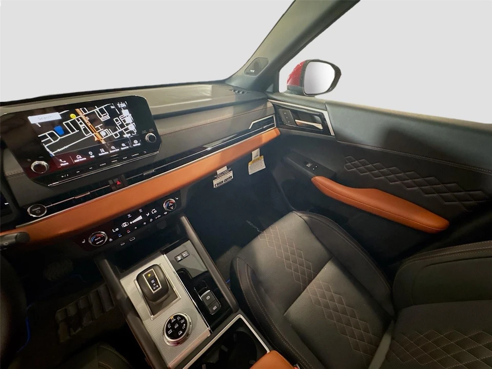 2025 Mitsubishi Outlander - Image 8 of 21