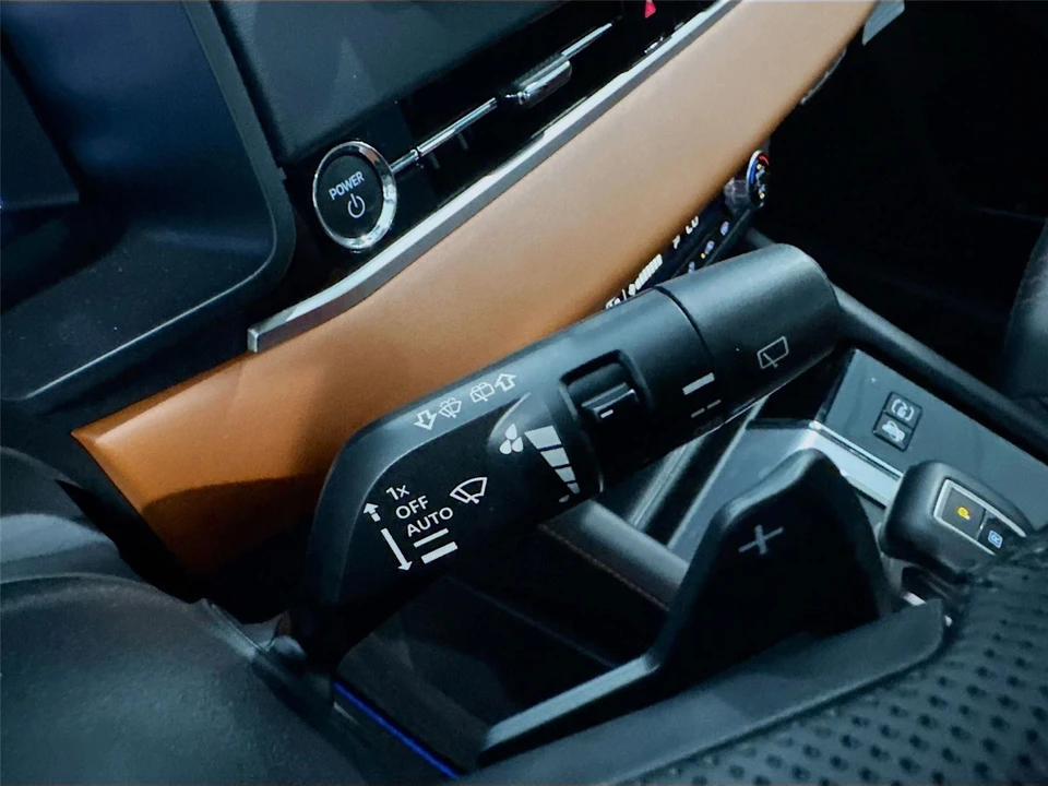 2025 Mitsubishi Outlander - Image 6 of 21