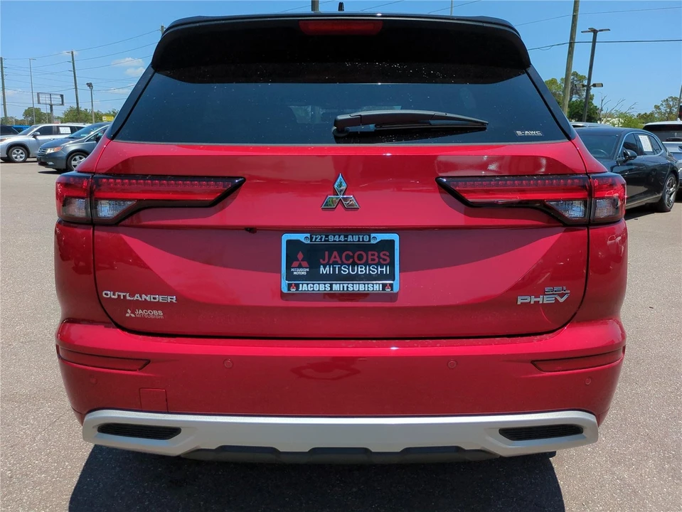 2025 Mitsubishi Outlander - Image 5 of 21