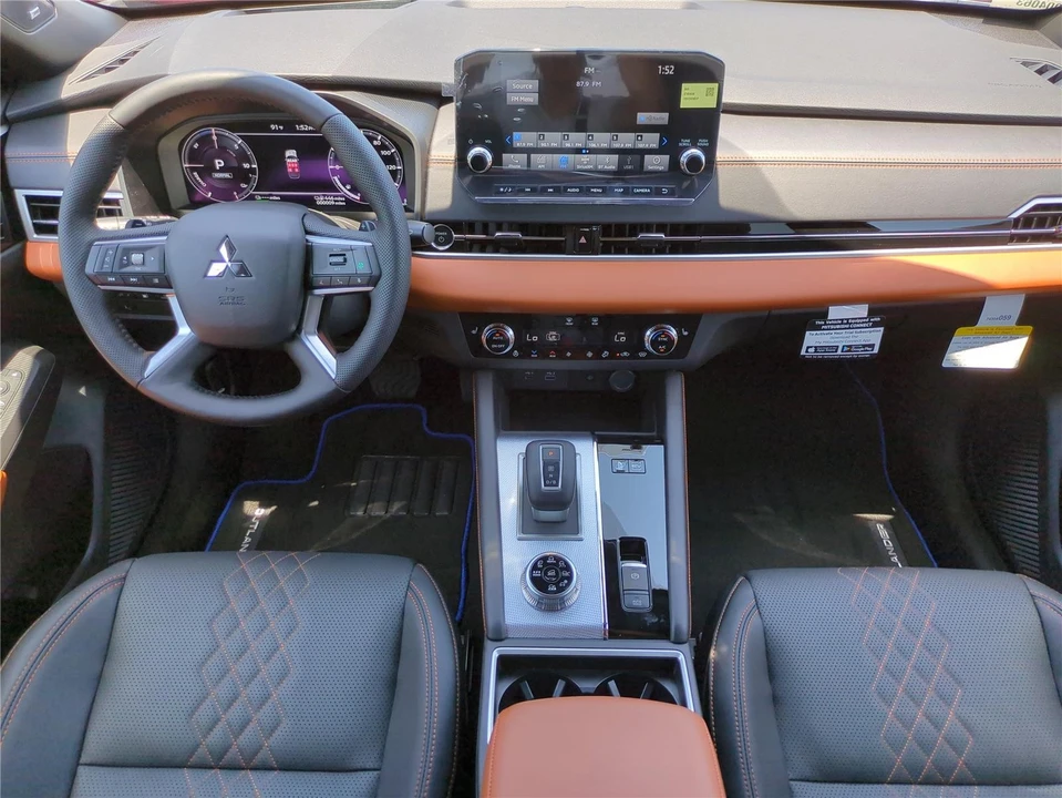 2025 Mitsubishi Outlander - Image 18 of 21