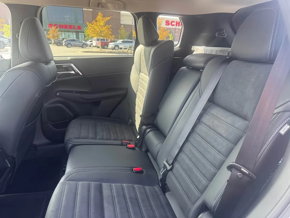 2025 Mitsubishi Outlander - Image 6 of 8