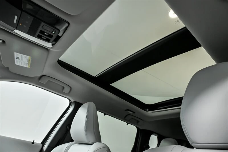 2025 Mitsubishi Outlander - Image 15 of 21