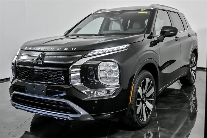 2025 Mitsubishi Outlander - Image 5 of 21