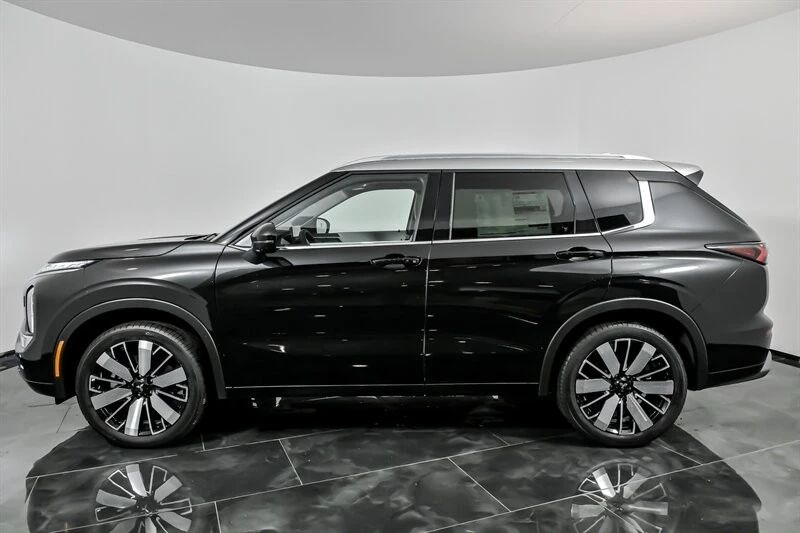 2025 Mitsubishi Outlander - Image 6 of 21