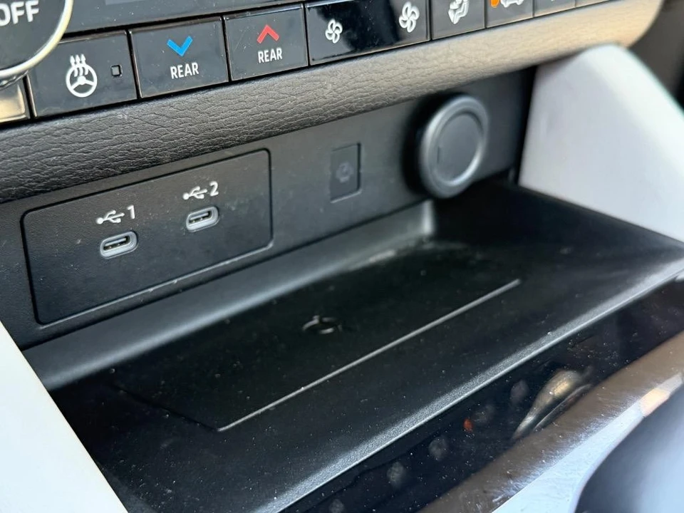 2025 Mitsubishi Outlander - Image 18 of 31