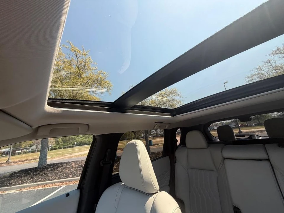 2025 Mitsubishi Outlander - Image 23 of 31