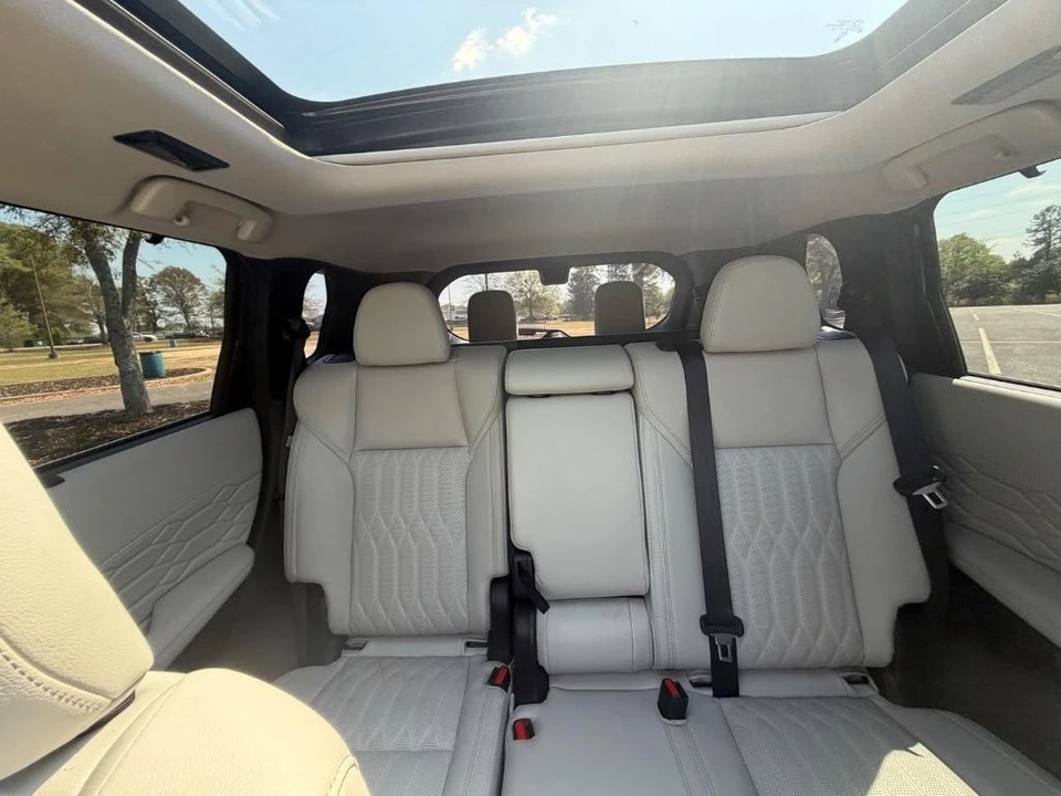 2025 Mitsubishi Outlander - Image 24 of 31