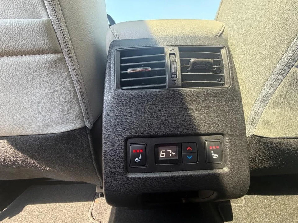 2025 Mitsubishi Outlander - Image 28 of 31