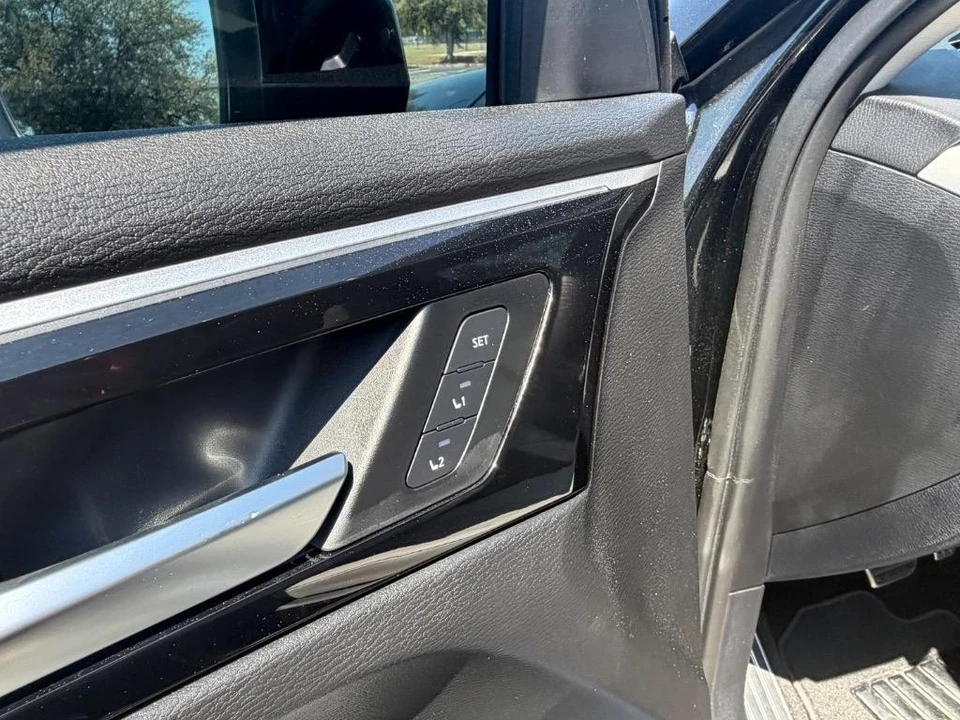 2025 Mitsubishi Outlander - Image 7 of 31