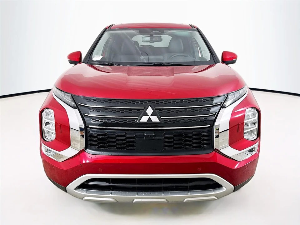 2025 Mitsubishi Outlander - Image 2 of 21