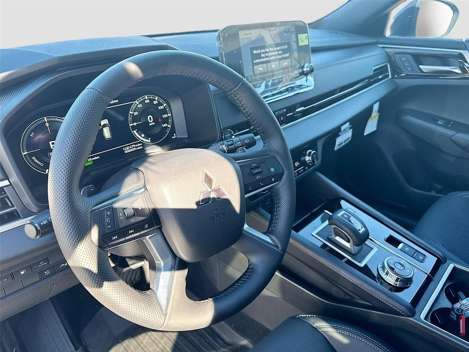 2025 Mitsubishi Outlander - Image 9 of 21