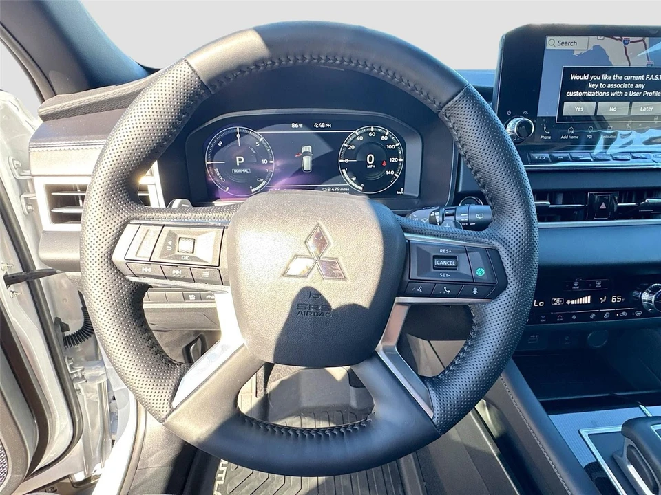2025 Mitsubishi Outlander - Image 11 of 21