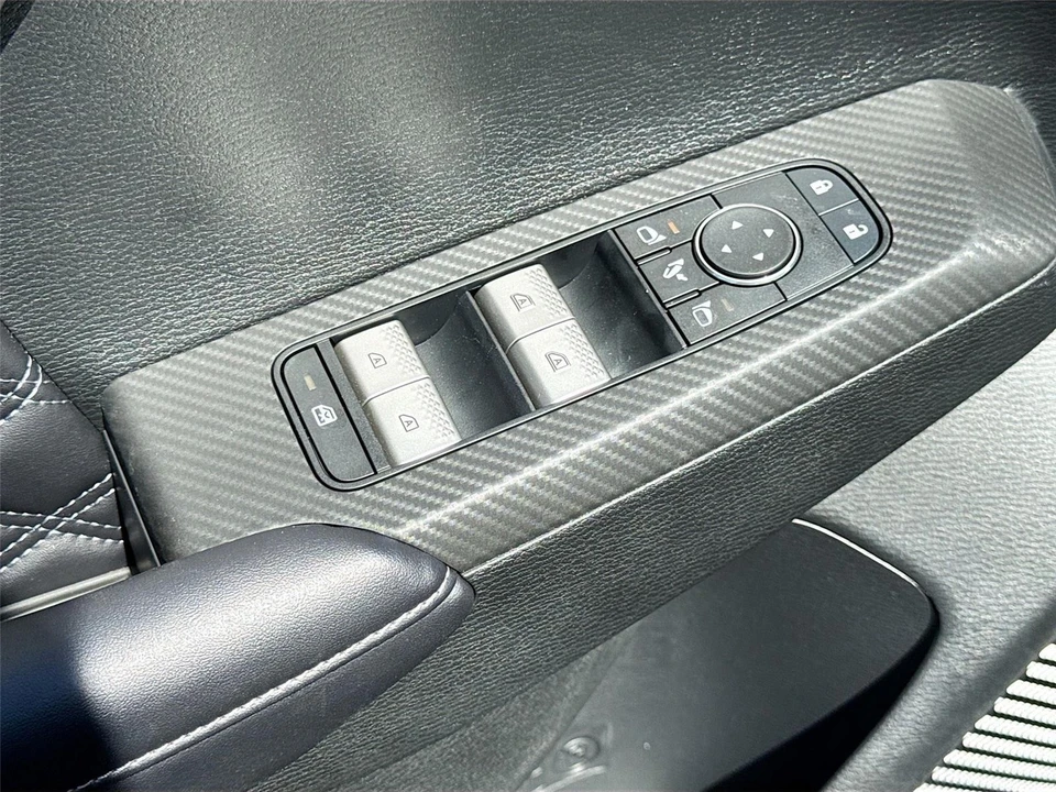 2025 Mitsubishi Outlander - Image 18 of 21