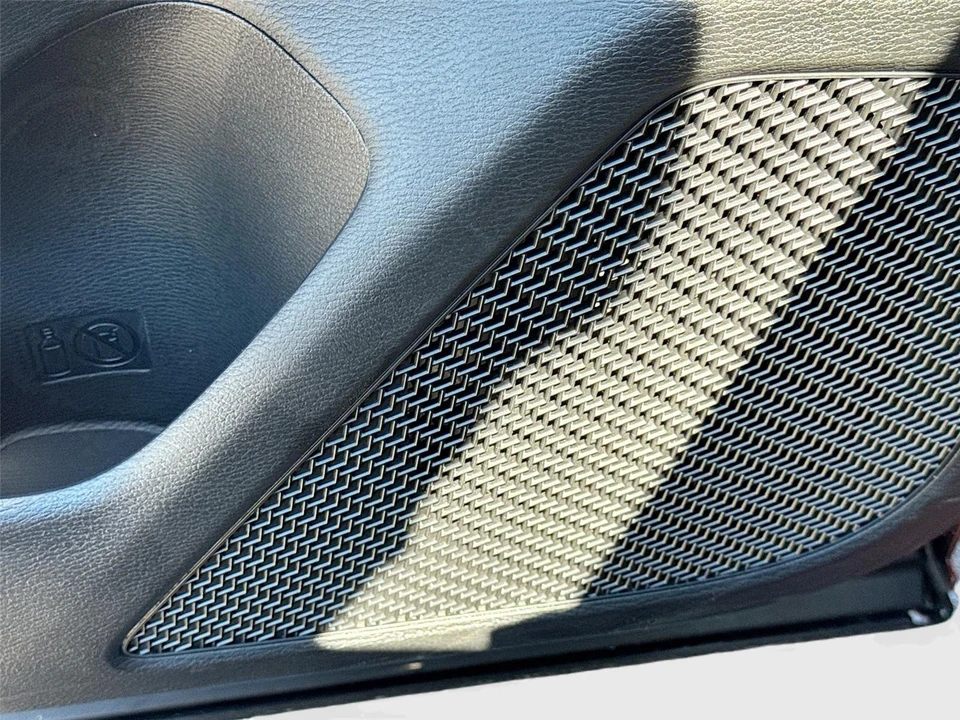 2025 Mitsubishi Outlander - Image 19 of 21