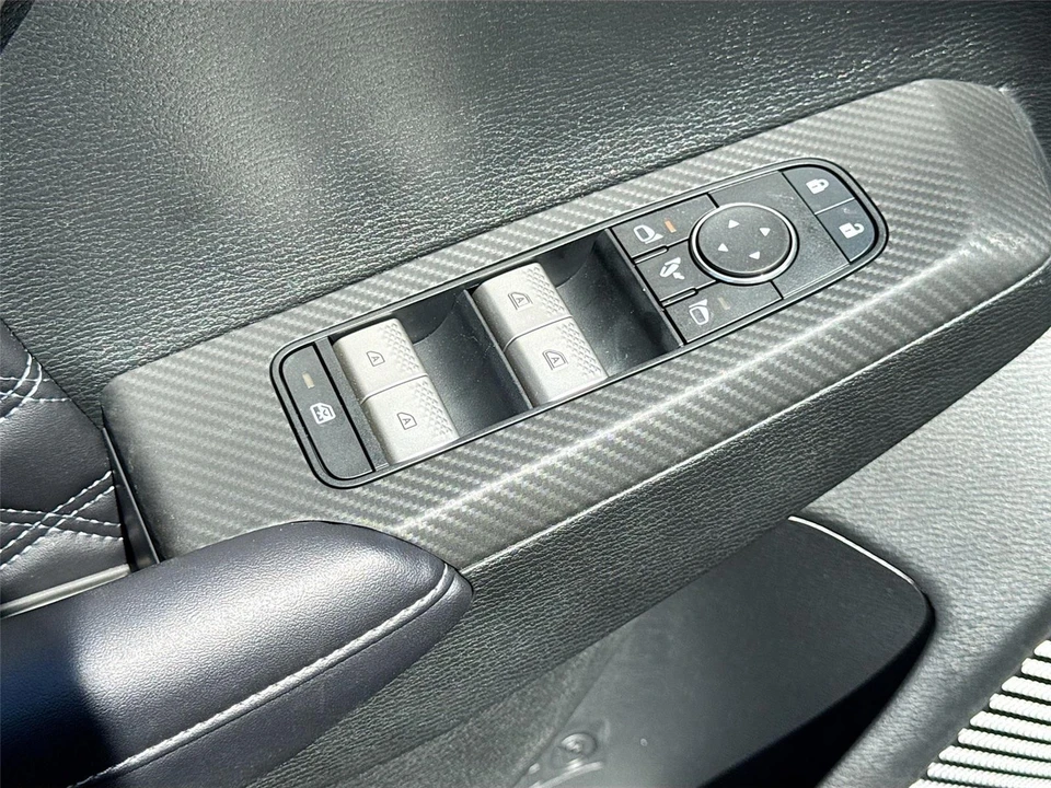 2025 Mitsubishi Outlander - Image 18 of 21
