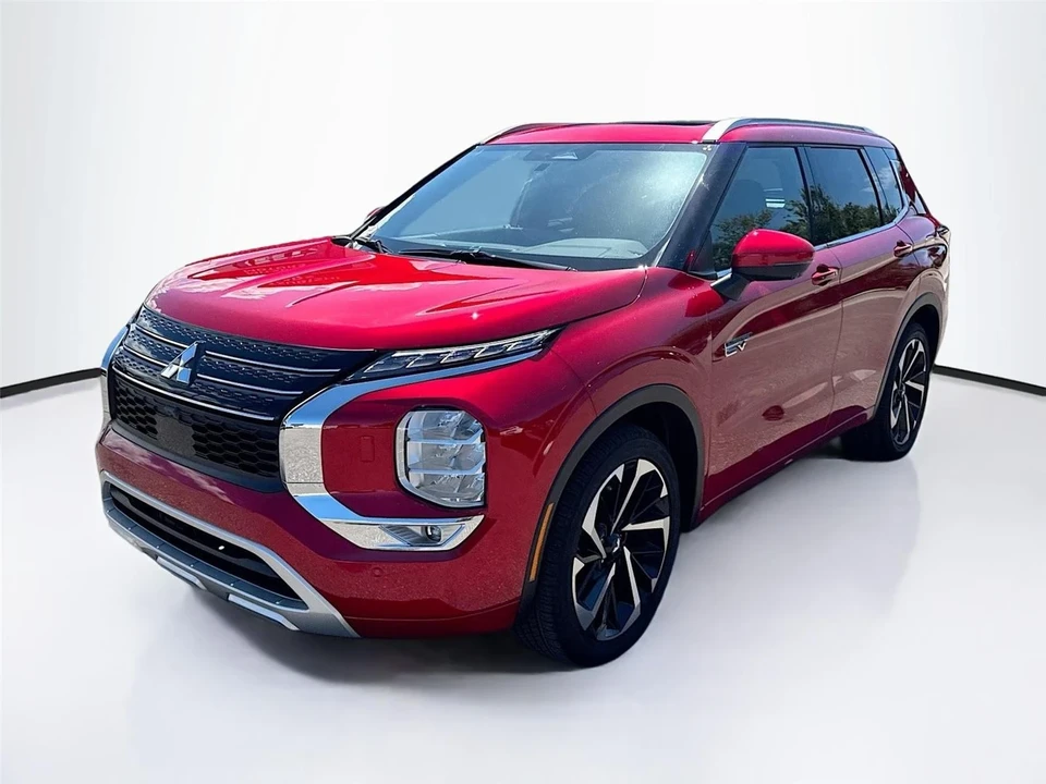 2025 Mitsubishi Outlander - Image 3 of 21