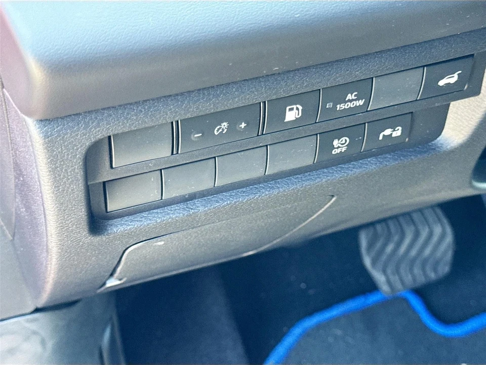 2025 Mitsubishi Outlander - Image 10 of 21