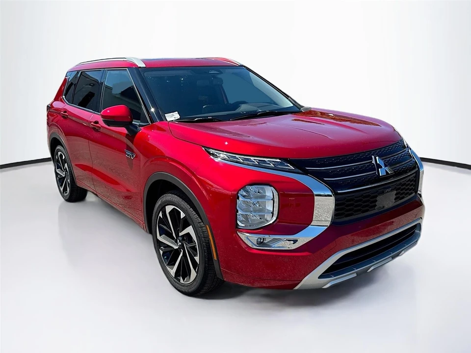2025 Mitsubishi Outlander - Image 2 of 21