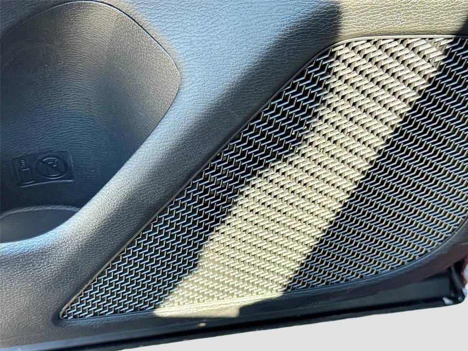 2025 Mitsubishi Outlander - Image 19 of 21