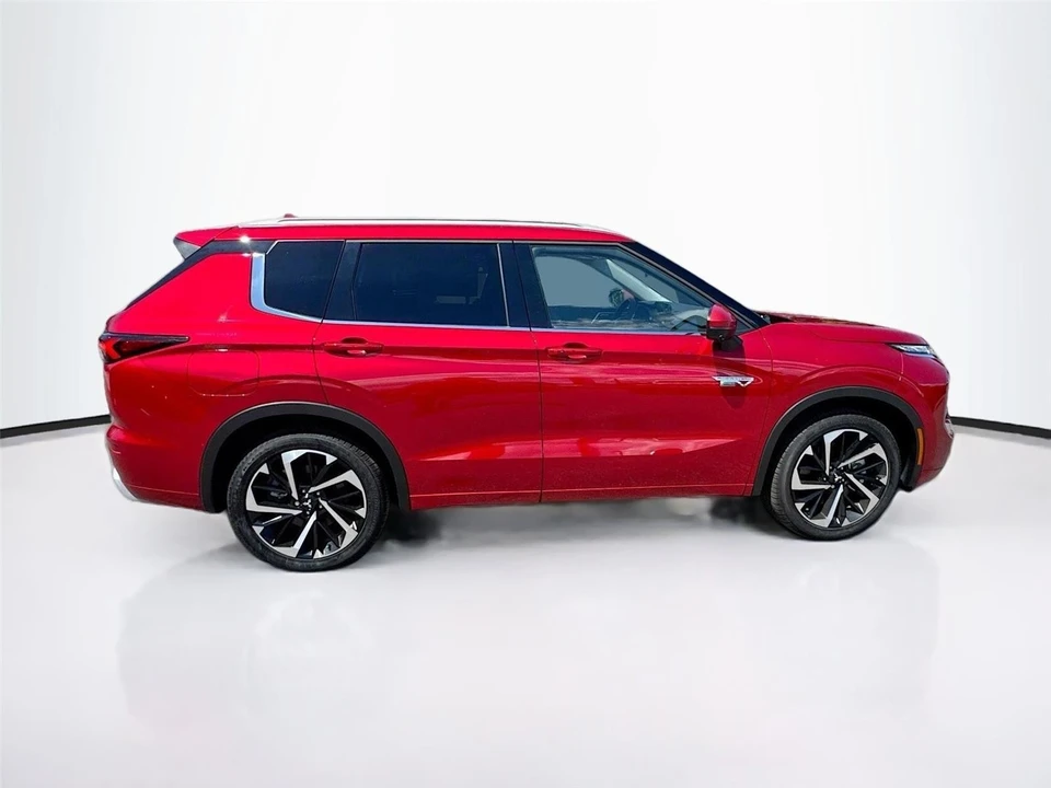 2025 Mitsubishi Outlander - Image 8 of 21