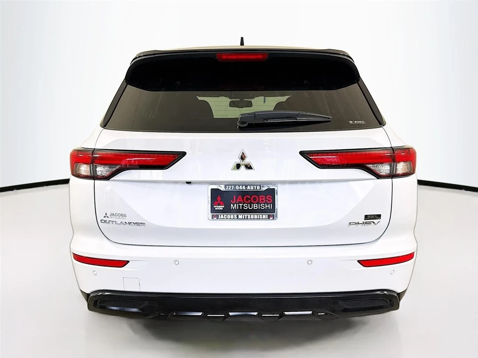 2025 Mitsubishi Outlander - Image 6 of 21