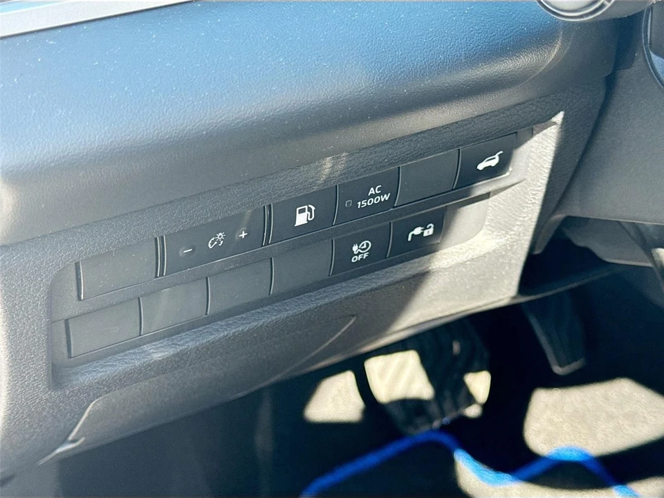 2025 Mitsubishi Outlander - Image 10 of 21