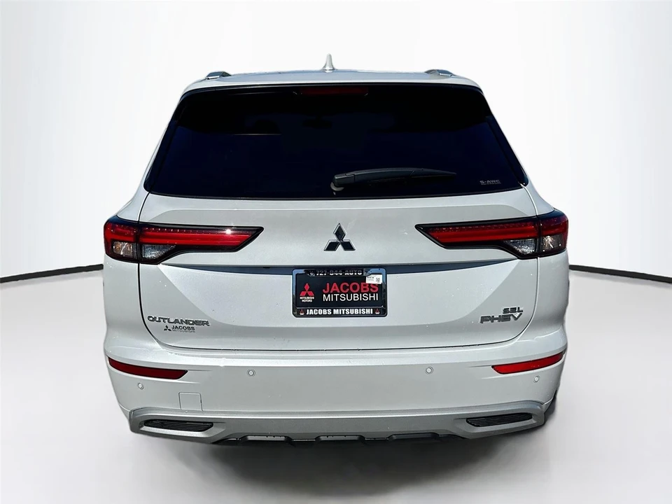 2025 Mitsubishi Outlander - Image 6 of 21