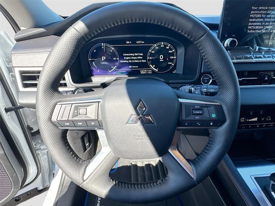 2025 Mitsubishi Outlander - Image 11 of 21
