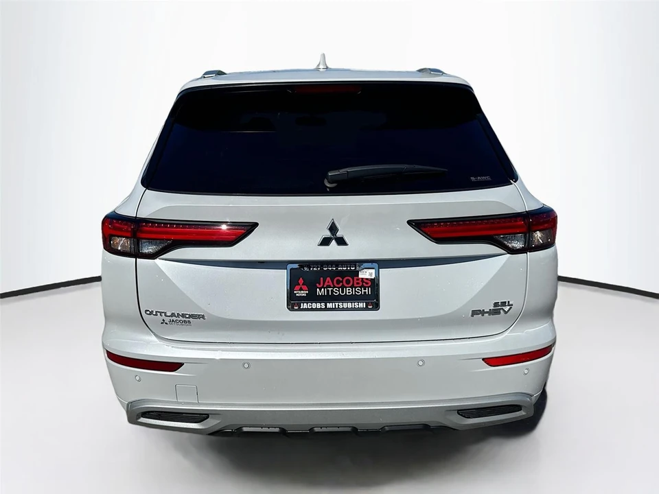 2025 Mitsubishi Outlander - Image 6 of 21