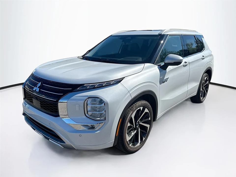 2025 Mitsubishi Outlander - Image 3 of 21