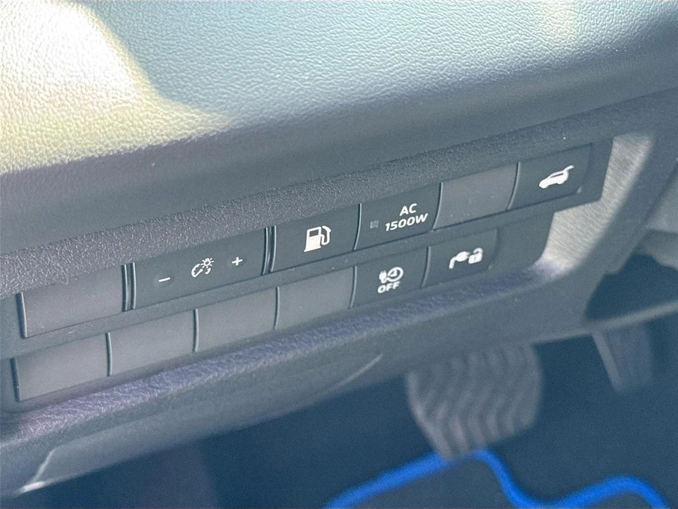 2025 Mitsubishi Outlander - Image 10 of 21
