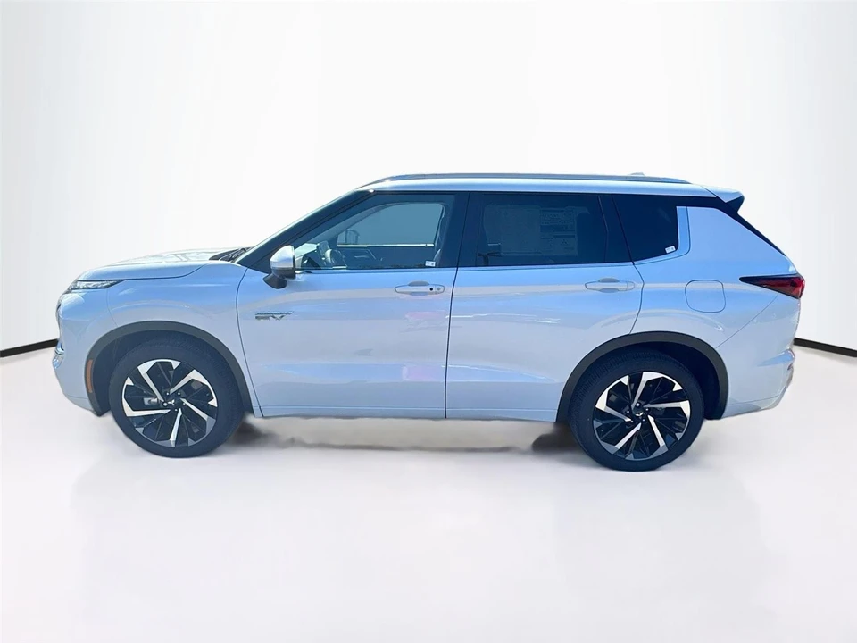 2025 Mitsubishi Outlander - Image 4 of 21