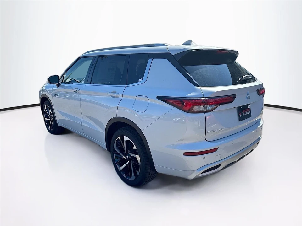 2025 Mitsubishi Outlander - Image 5 of 21