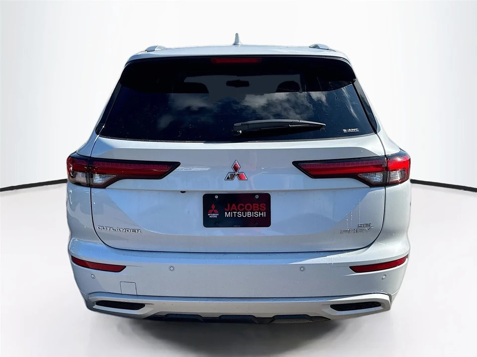 2025 Mitsubishi Outlander - Image 6 of 21