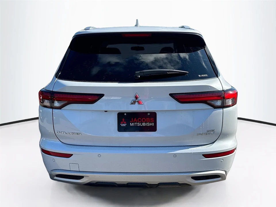 2025 Mitsubishi Outlander - Image 6 of 21
