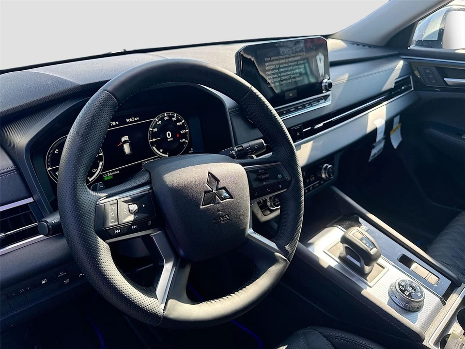 2025 Mitsubishi Outlander - Image 9 of 21