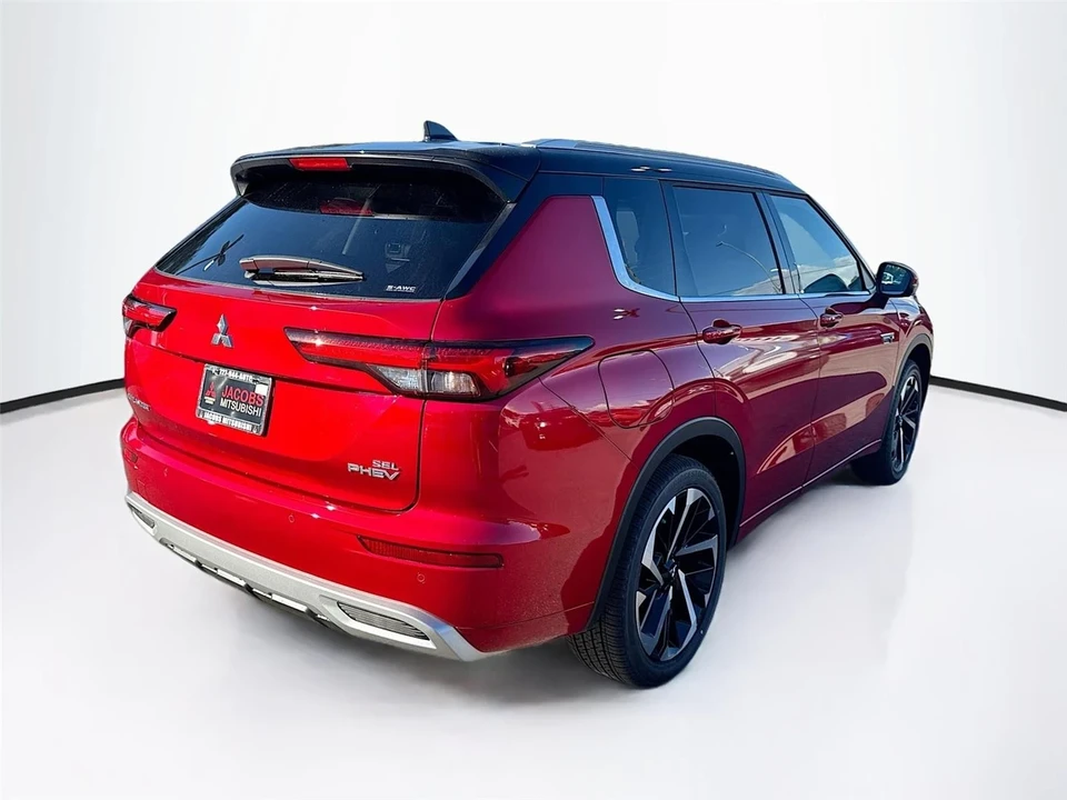 2025 Mitsubishi Outlander - Image 7 of 21