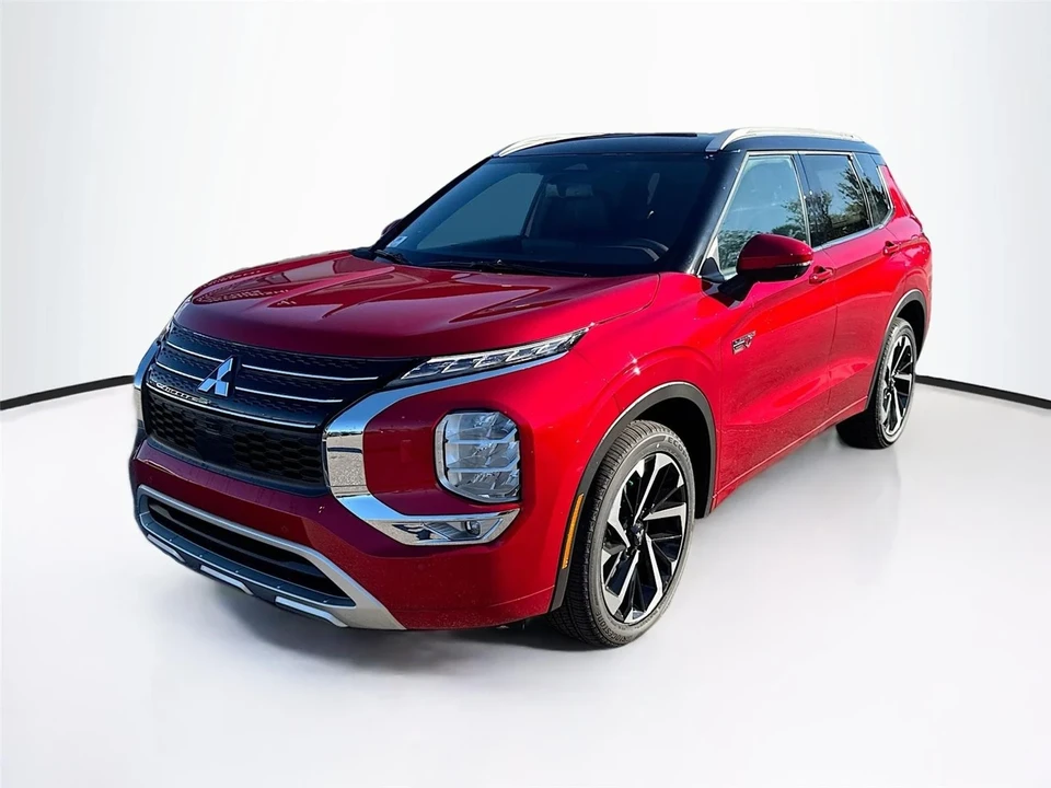 2025 Mitsubishi Outlander - Image 3 of 21