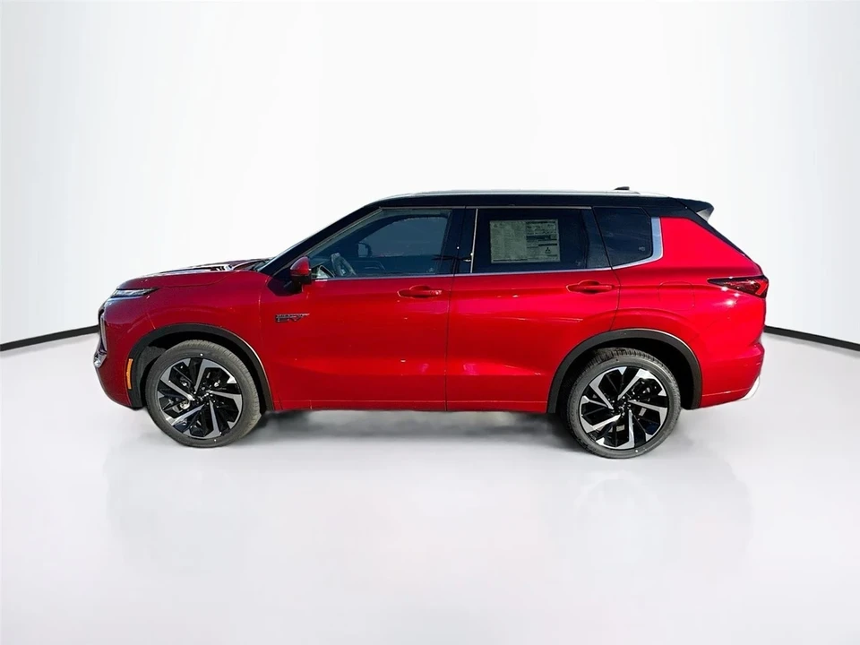 2025 Mitsubishi Outlander - Image 4 of 21